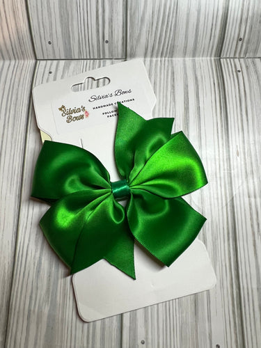 Green hair bow